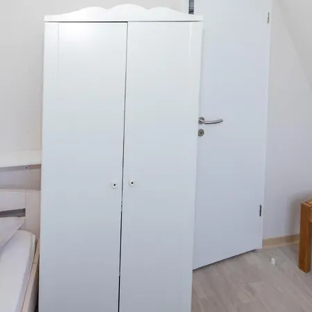 Ferienhaus, Am Ringwall 28 *